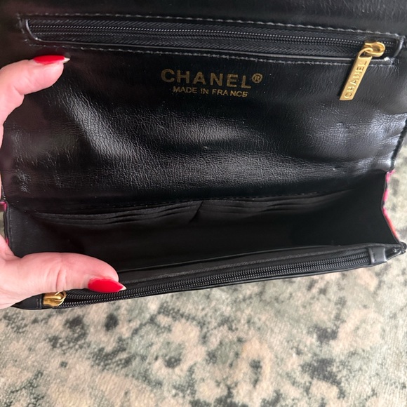 Beautiful new multi color bag with silver and gold chain - Picture 3 of 12